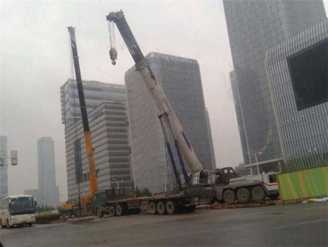 广安市“自动找平”—— 吊车的 “平地神器” 技术